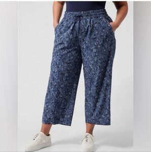 ATHLETA Blue Black Animal Printed Wide Leg Cropped Pants PLUS SIZE